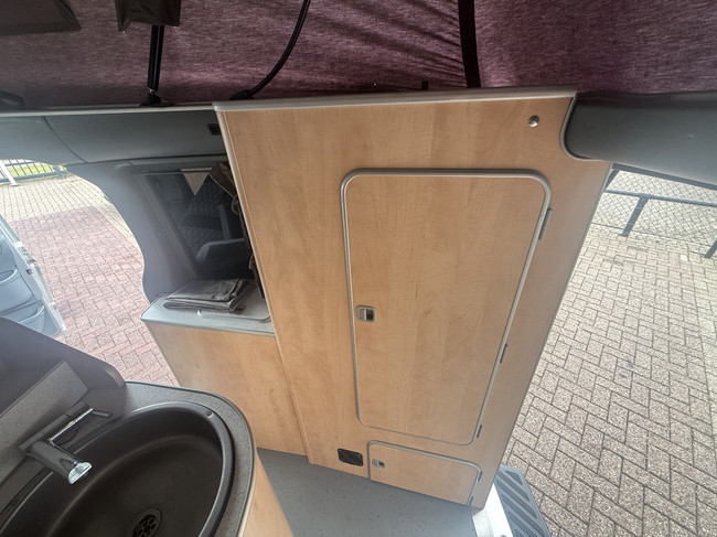 Westfalia ford nugget 4 plazas aire acondicionado techo elevable llantas de aleaci&oacute;n calefacci&oacute;n estacionaria enganche de remolque panel solar bearlock foto: 16