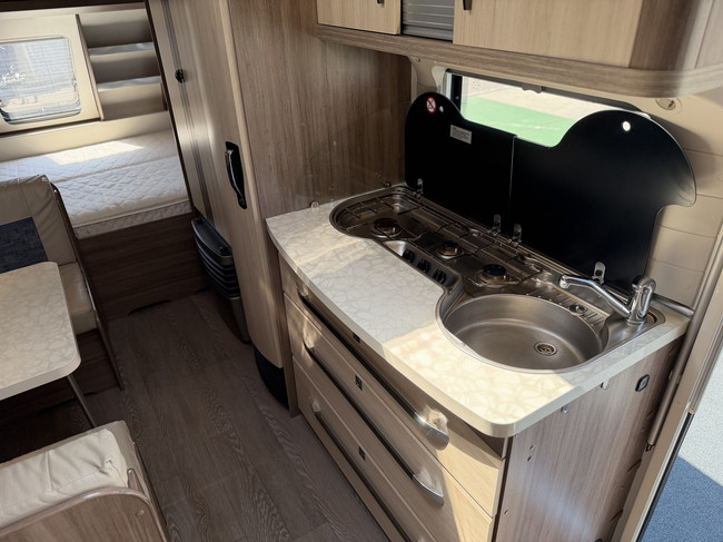 Hobby DE LUXE 490 KMF photo: 11