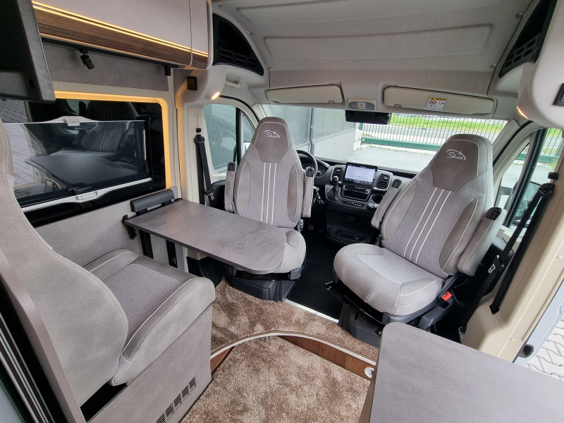 Pössl Summit Shine 600 L Lengtebedden Automaat  foto: 1