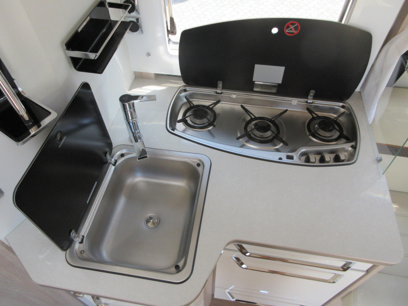 Rapido 696 F Premium Edition AUTOMAAT FACE TO FACE  foto: 6