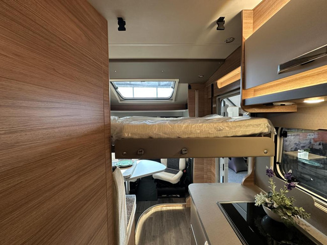 Weinsberg CaraSuite 650 MEG aut. 165 pk, hefbed foto: 8