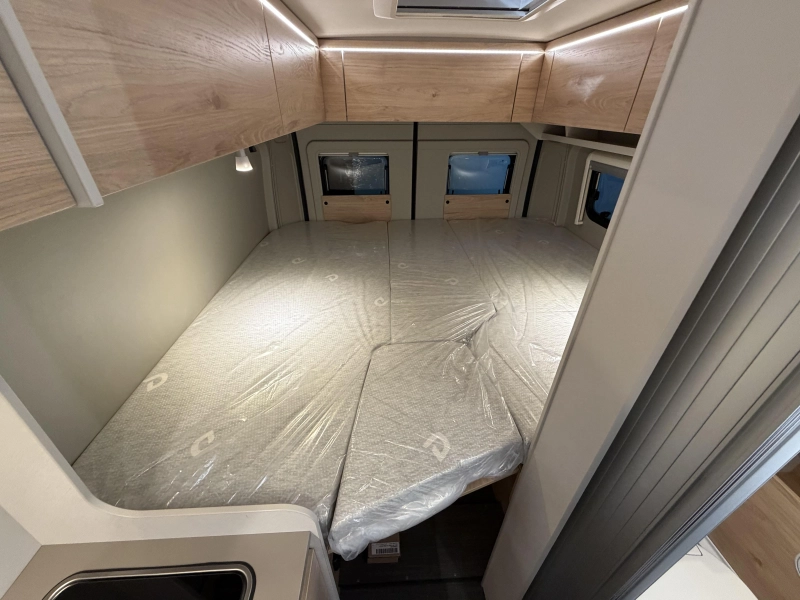 Dethleffs Globetrail 640 ES automaat / lengtebed  foto: 13
