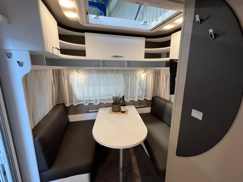 Dethleffs C'Go 415 QL luifel, mover, sportvelg  foto: 2