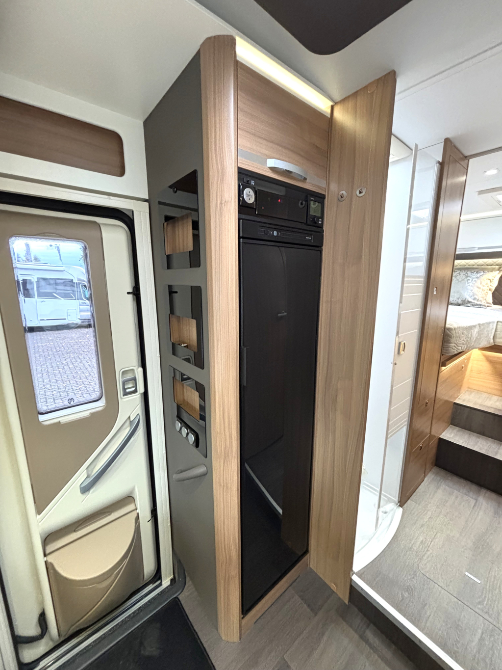 Adria Matrix 670 DL EINZELBETTEN HUBBETT FACE TO FACE Foto: 8