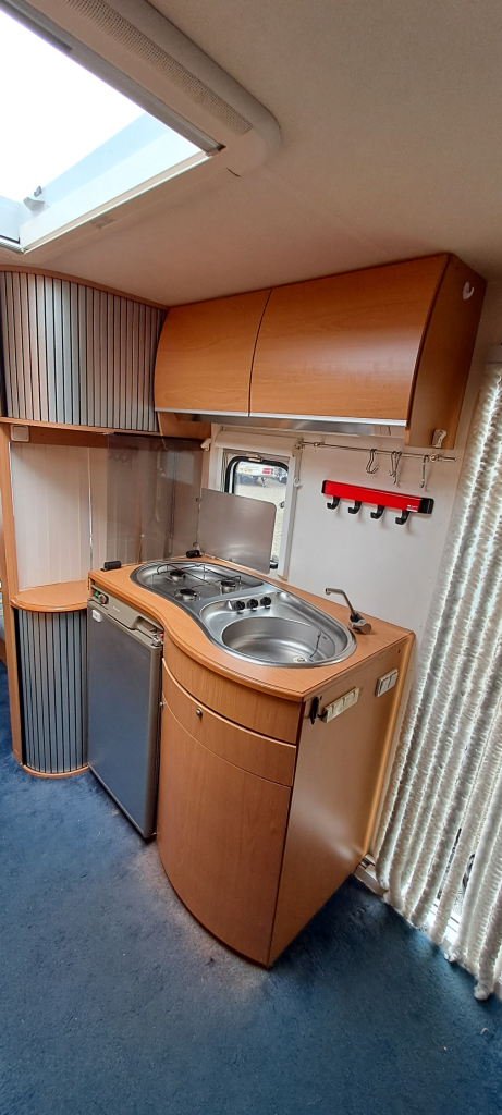 HOME-CAR 496H Caravan, Met voortent en luifel! foto: 9