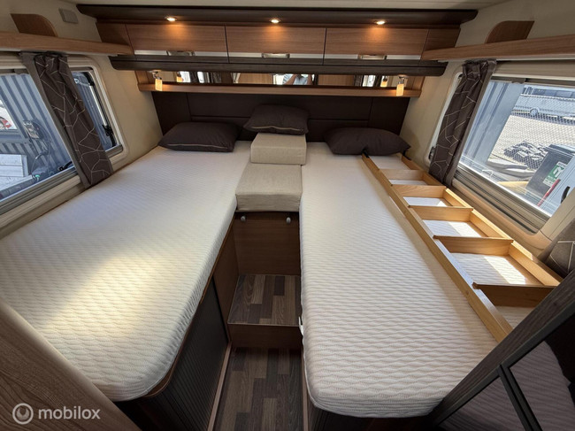 Knaus 700 MEG enkele bedden + hefbed! foto: 7