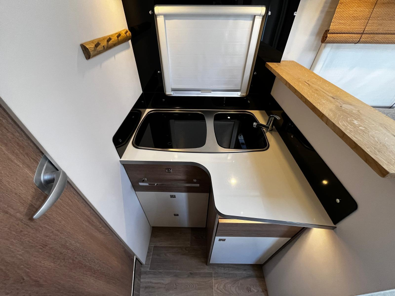 Dethleffs Trend 6757 Camper, Integrated 4 pers photo: 7