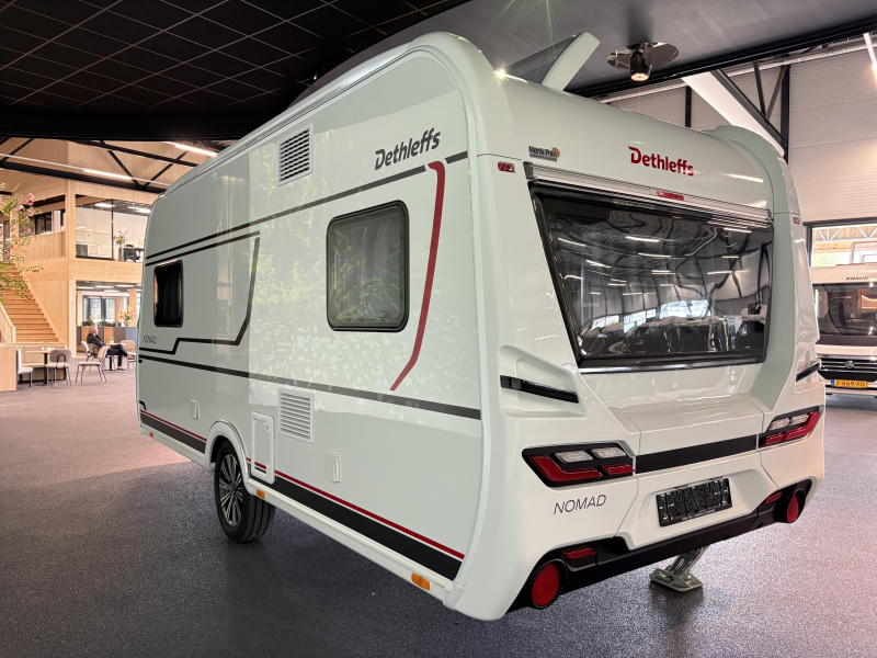 Dethleffs Nomad 460 EL lits jumeaux / gaz ext&eacute;rieur photo : 3