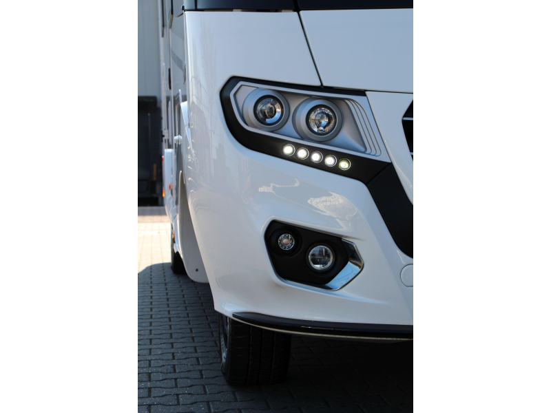 Rapido M96 Queensbed + Hefbed  foto: 10
