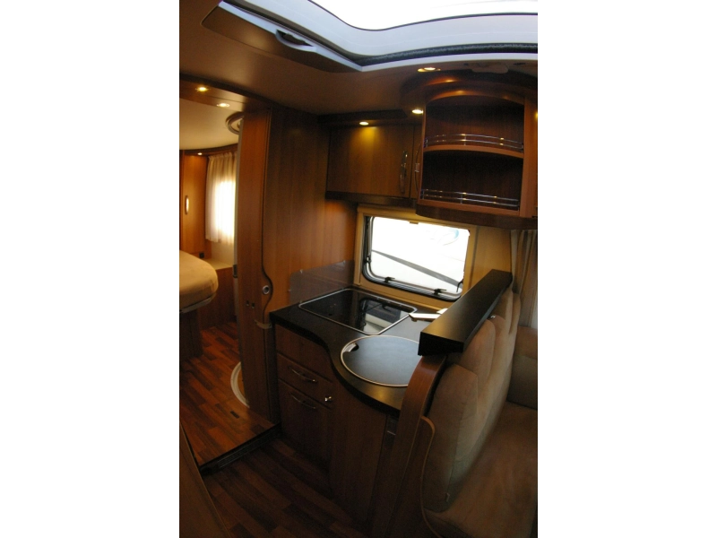 Hymer Bianco Line 698 CL Queensbed.  foto: 16