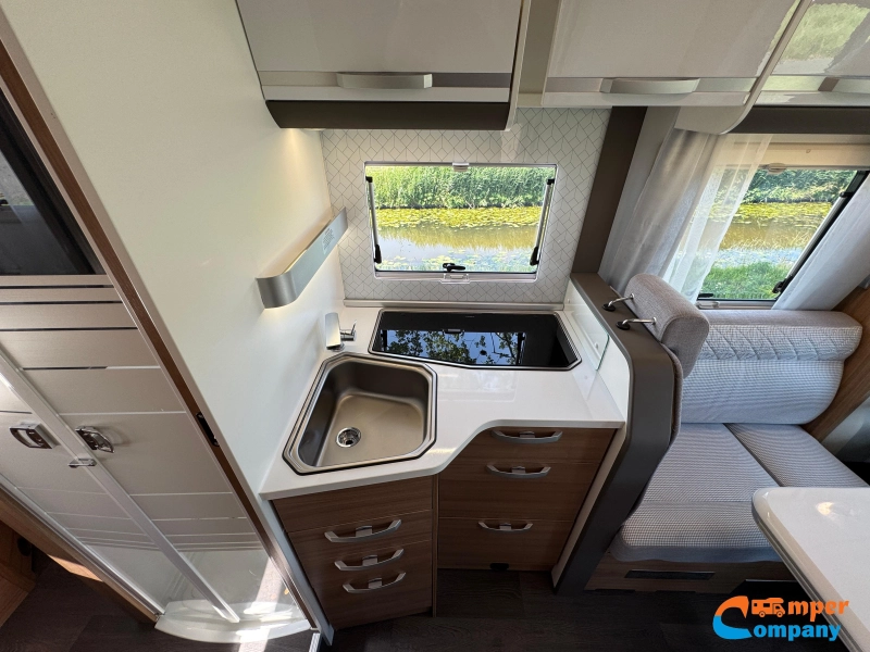 Adria Matrix 640 DC Queensbed / Face to face  foto: 13