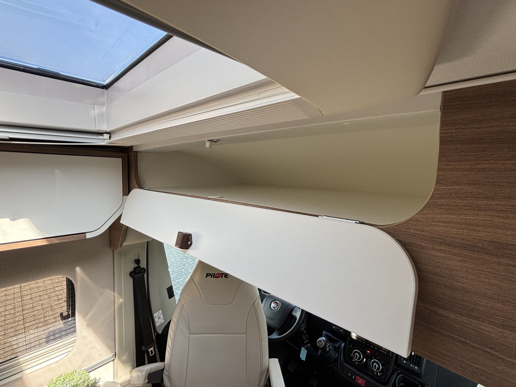 Pilote V 600 DWARSBED EURO 6 ZONNEPANEEL 5.99M  foto: 18