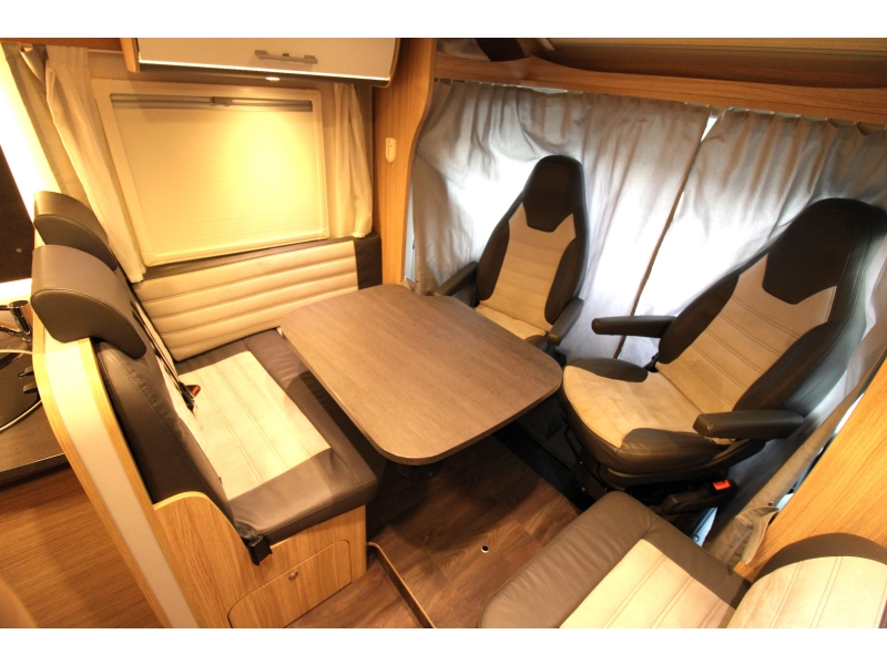 Sunlight T 68 Adventure Edition Camas individuales / Cama abatible foto: 5