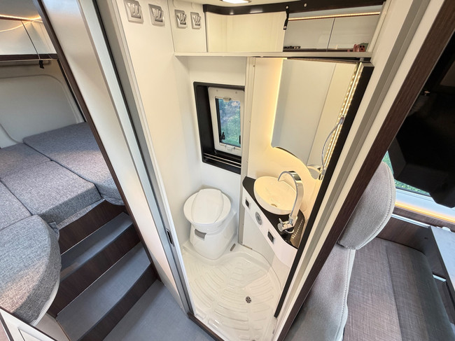 Pössl Summit Prime 640 Automaat / Skyroof / Trekhaak / Schotel TV / Grote NAVI foto: 19