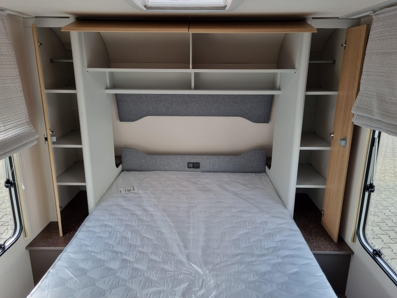B&uuml;rstner B66 485 TS Queens bed - 1800 kg photo: 12