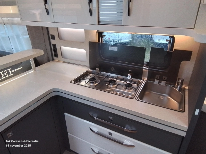 Hobby Excellent 560 CFE Modelo 2026 Gran Asiento en C foto: 7