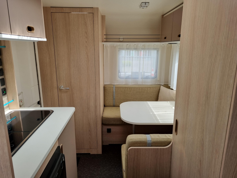 Adria Aviva 390 PS Lichtgewicht!  foto: 2
