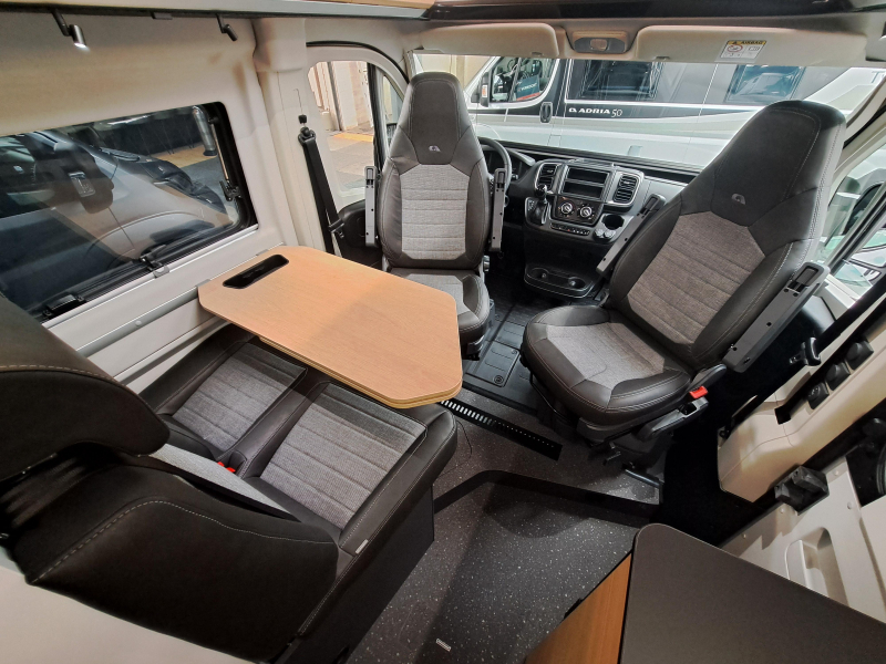 Adria Twin 600 SLB First Edition - Automaat  foto: 4