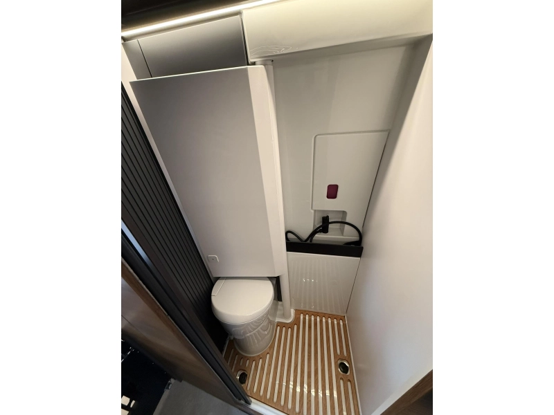 Adria Super-Twin 700 SGX 4x4 - Aufstelldach Foto: 16