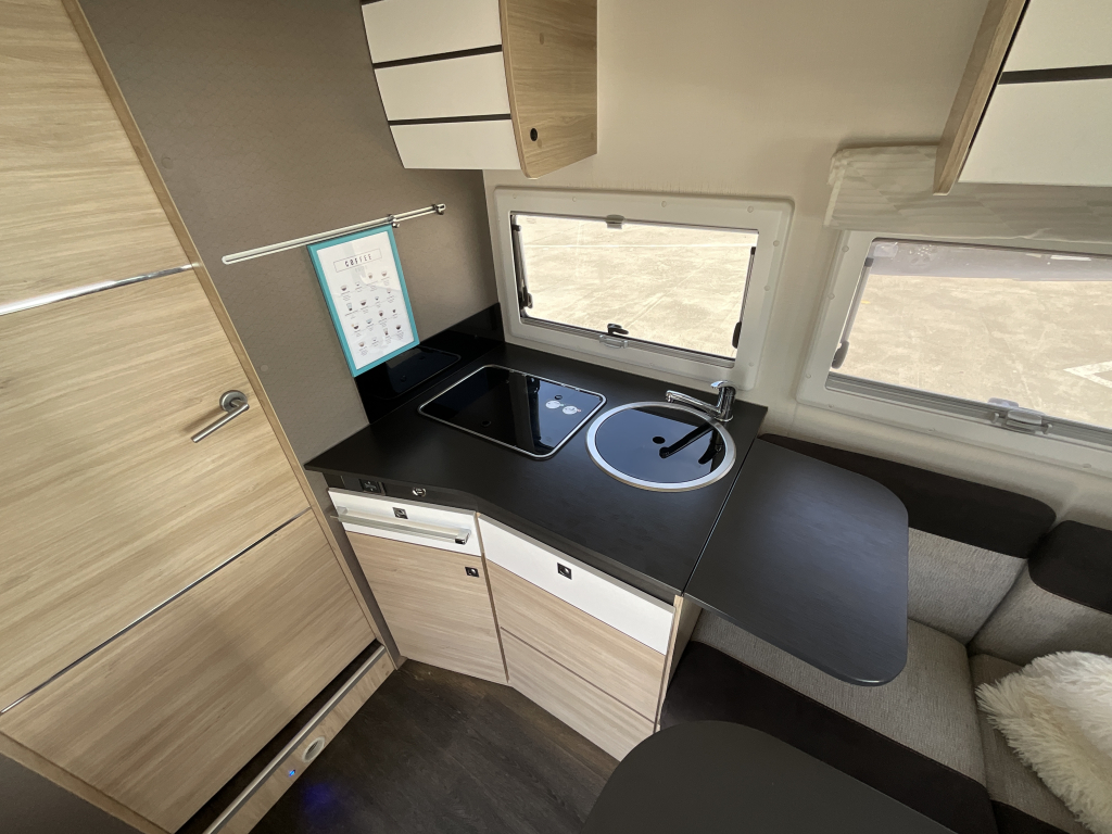Challenger 337 GA met enkele bedden foto: 20