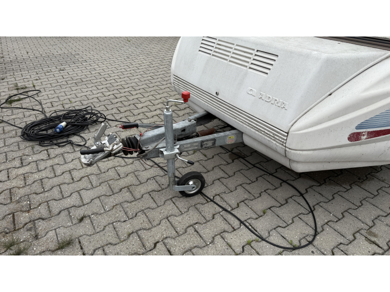 Adria Optima 425 TK Festbett Sitzgruppe Toilettenraum Foto: 15