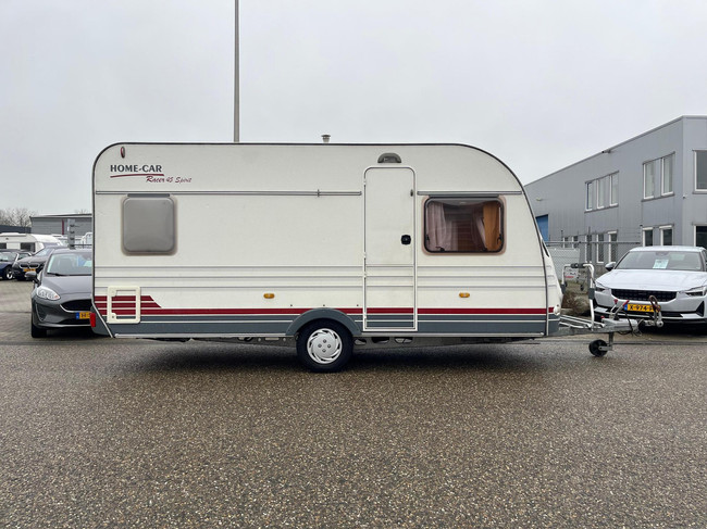 HOME-CAR Racer 45 Spirit | Franz&ouml;sisches Bett | Dinette | Fahrradtr&auml;ger vorne | Heizung | K&uuml;hlschrank | Toilette und Waschbecken Foto: 3