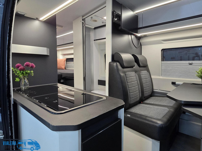 Adria Twin Supreme 640 SLB *Automaat 180pk* Lengtebedden foto: 3