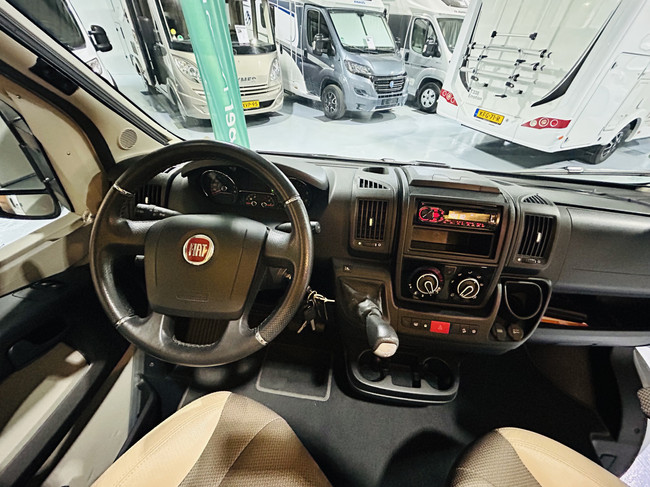 Adria CORAL S 600SL Plus, Autom&aacute;tico, Camas individuales, 1er Propietario 150CV foto: 23
