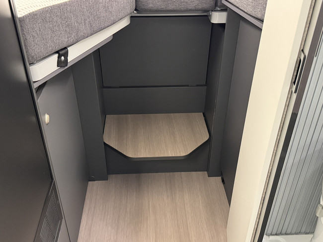 Adria Twin Supreme 640 SLB 160 pk AUTOMAAT 9-Traps Euro6 Fiat Ducato Maxi 4250 kg **Enkele lengtebedden/4 zitplaatsen/XXL Koelkast/Dak foto: 21