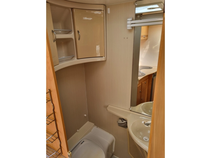Caravelair Ambiance Style 400 Mover-Awning-Ultra Heat photo: 16