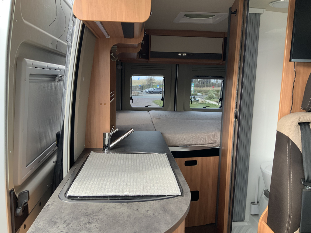 P&ouml;ssl Summit 600 Kastenwagen, 2.3 160 PS, mit Steuerkette, Querbett, Motorklimaanlage, Drehsitze, Bj. 2018 Camperzentrum unterwegs Marum Foto: 12