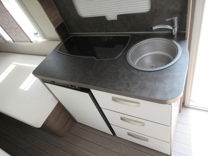 Knaus Sport Silver Selection 460 EU MET MOVER EN VASTE LUIFEL  foto: 11