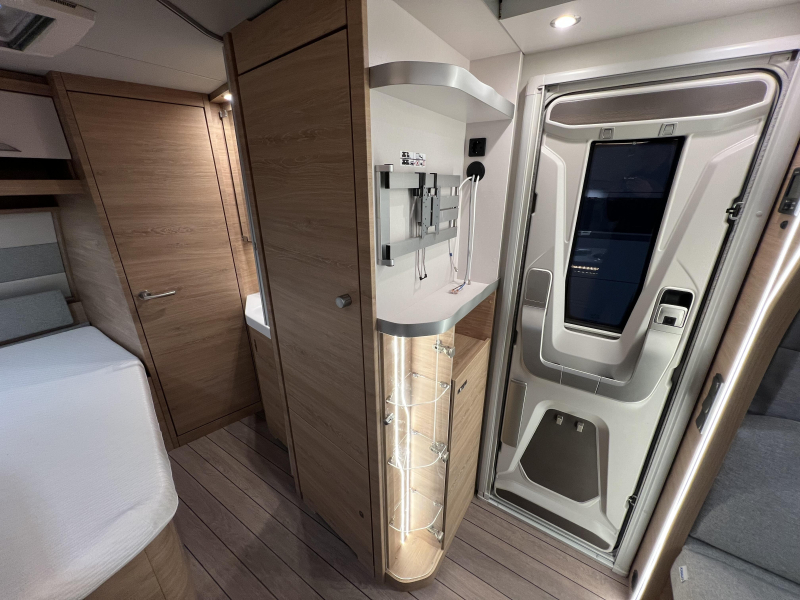 Knaus Sudwind 450 FU  foto: 9