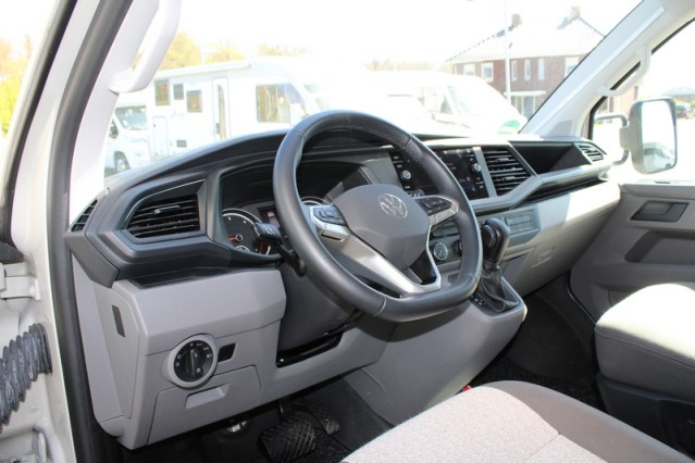 Zeer compacte Knaus Tourer VAN 500 LT Bulli AUTOMAAT voorzien van Face to Face salon (82  foto: 16