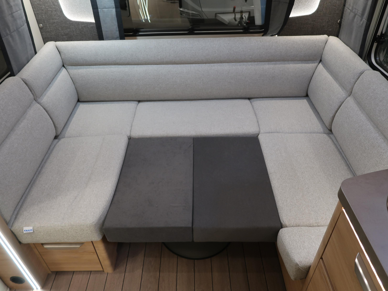 Knaus Sudwind Black Selection 450 FU CAMA FRANCESA / ASIENTO REDONDO foto: 15