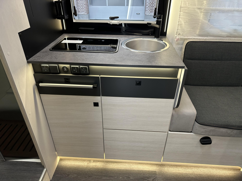 Challenger Graphite Ultimate 380 ( Chausson 720 ), 5 pers.  foto: 13