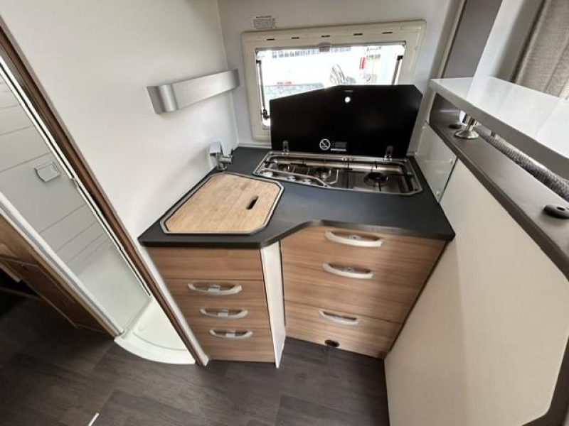 Adria Coral Axess 670 SL foto: 10