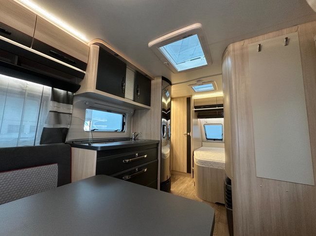 Hobby De Luxe Edition 460 Ufe photo: 19