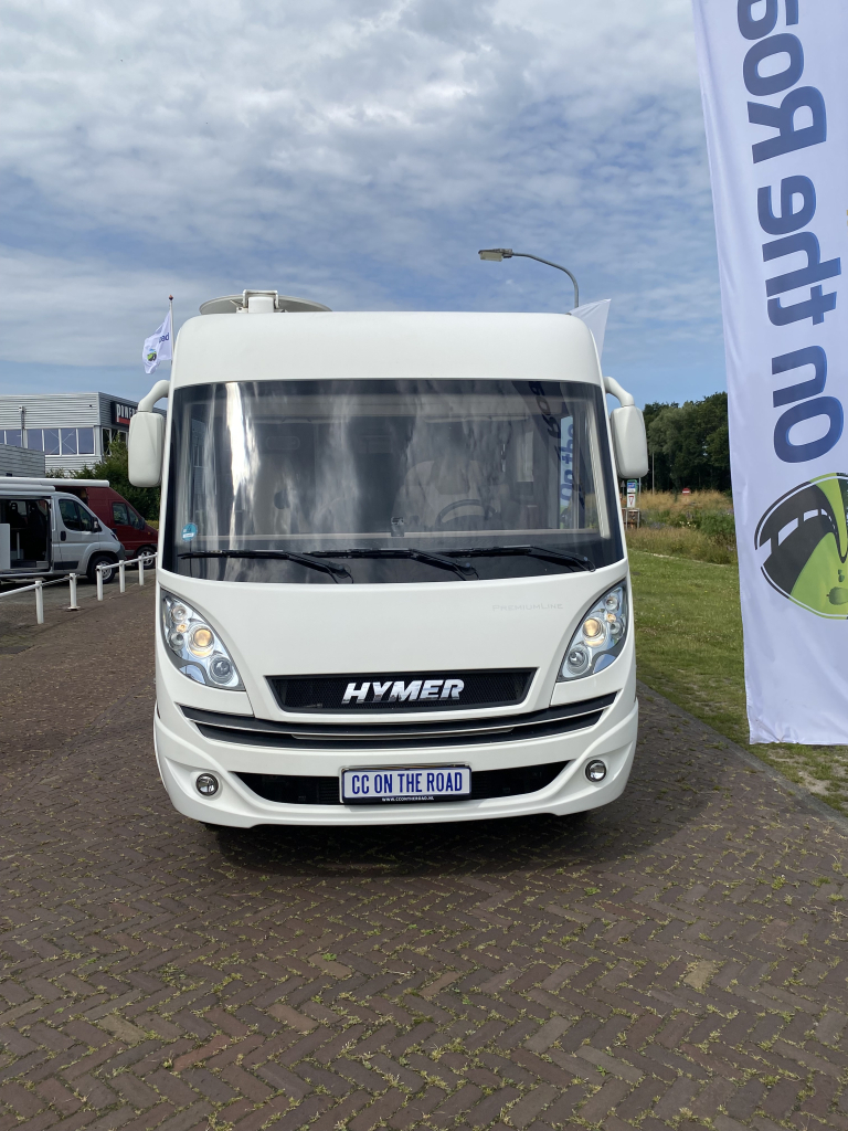 Hymer B 678 PL AUTOMAAT 3 liter diesel met 177 PK, lengte-bedden & Hefbed Bj. 2016. Centrum On the Road aan de Noorderringweg 4 in Marum.