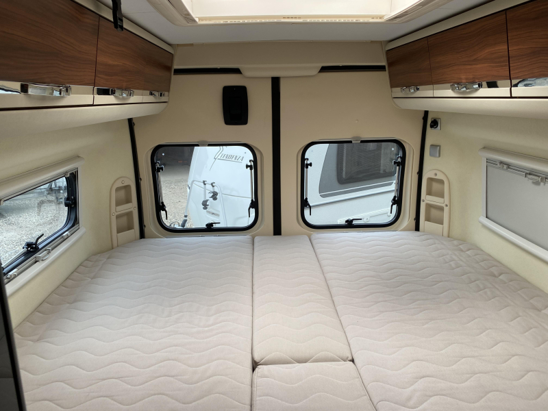 Adria Twin 640 SLX camas longitudinales como nuevo foto: 18