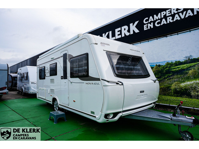 Eriba NOVA GL 495 Christmas Special