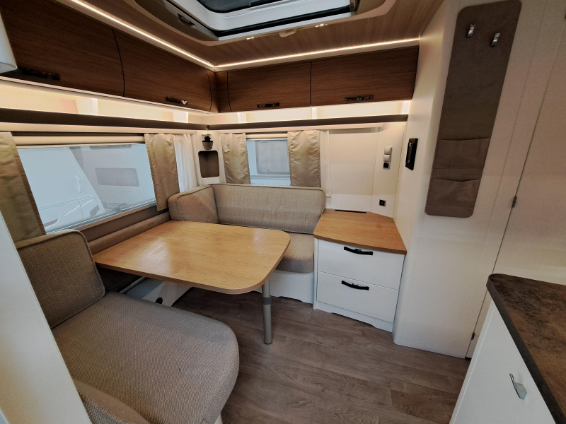 Eriba Nova Trend 480 incl. Luifel en Mover  foto: 4