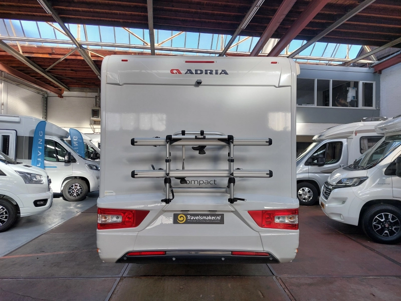 Adria Compact DL Lengtebedden face2face  foto: 18