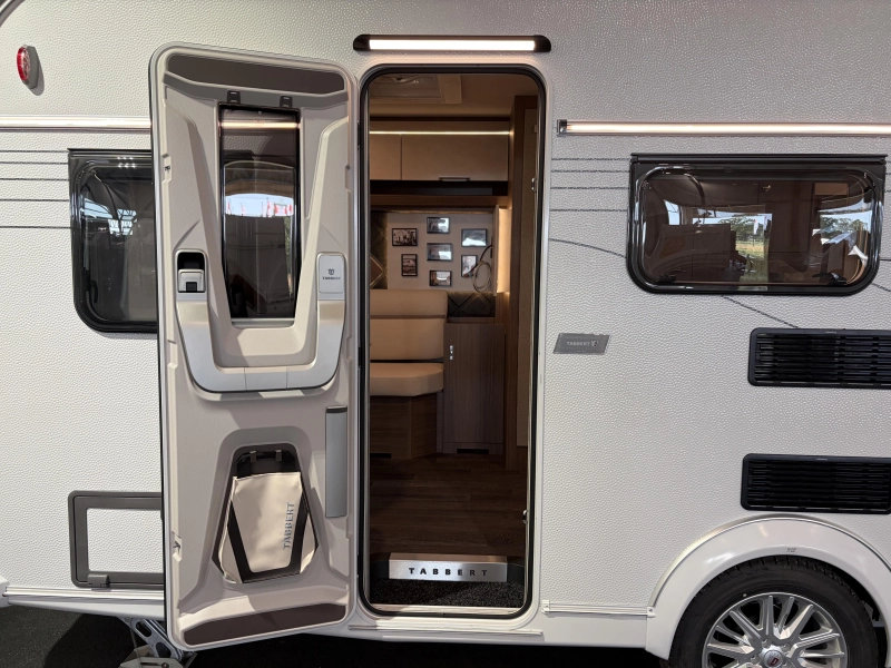 Tabbert Cazadora 460 E camas individuales / dinette foto: 8
