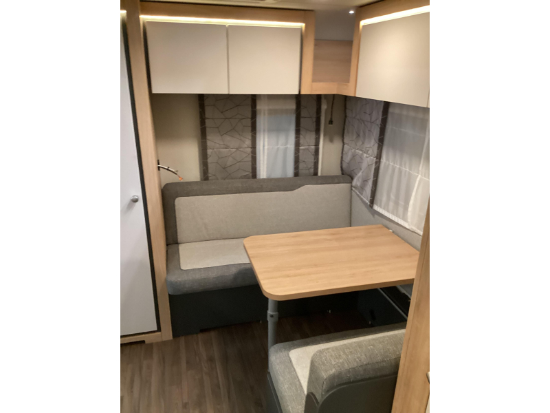 Knaus Sport 420 QD cama transversal foto: 5