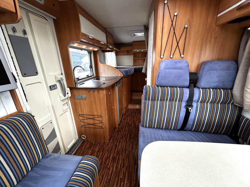 Hymer Exsis 562 Enkele-bedden/2009/Airco!  foto: 7
