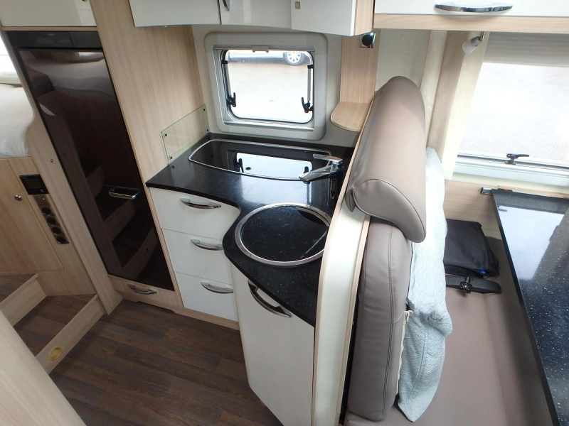 Bürstner Nexxo 690 T Automaat  foto: 18