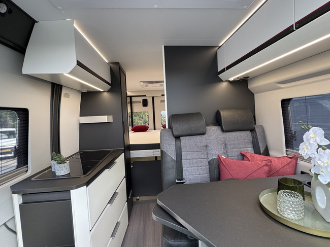 Adria Twin Sports 640 SGX Supreme 180 pk AUTOMAAT 9-Traps Euro6 Fiat Ducato Maxi 4250 kg **Lengtebedden in hoogte verstelbaar/Hefdak m foto: 13