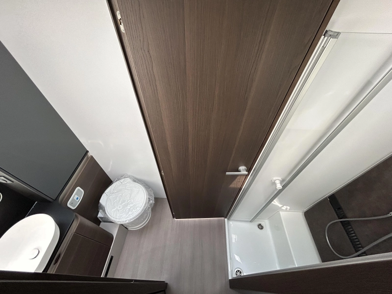 Adria Coral Supreme 670 DC 180CV - autom&aacute;tico - cuero foto: 13