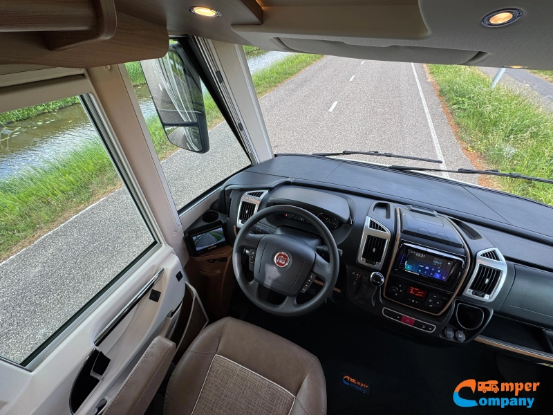 Carthago C-Compactline 144 I Single beds / Automatic photo: 9